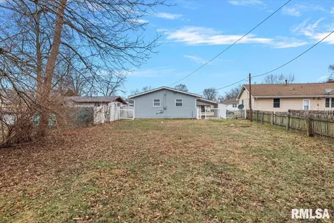 Exterior - 2616 Kent Dr, Springfield, IL 62703 photo 4 of 4
