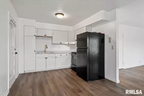 Kitchen - 2616 Kent Dr, Springfield, IL 62703 photo 1 of 1