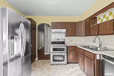2029 S Walnut St, Springfield, IL 62704 photo 9