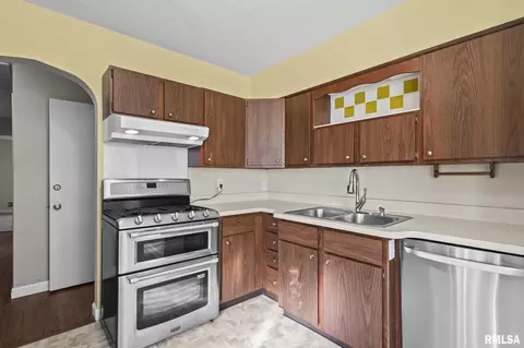 2029 S Walnut St, Springfield, IL 62704 photo 12