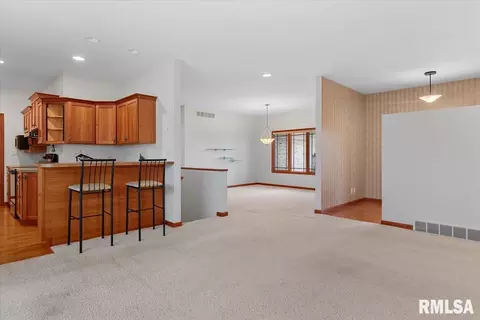 6708 Phlox St, Springfield, IL 62712 photo 9