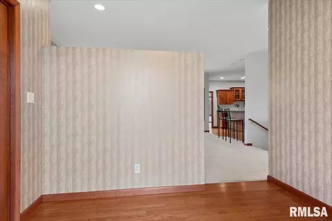 6708 Phlox St, Springfield, IL 62712 photo 5