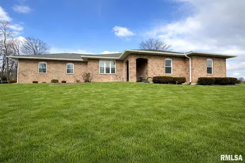 1006 Abbey Rdg, Quincy, IL 62305