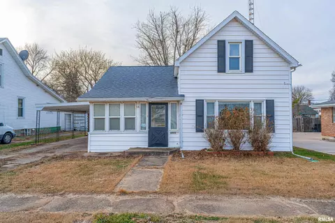 116 S Logan St, Mason City, IL 62664