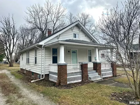 1612 S East St, Jacksonville, IL 62650