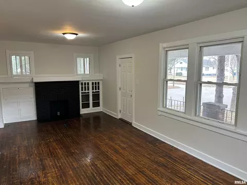 2301 Yale Blvd, Springfield, IL 62703 photo 4