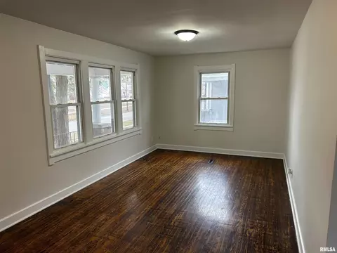 2301 Yale Blvd, Springfield, IL 62703 photo 5