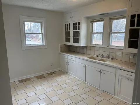 2301 Yale Blvd, Springfield, IL 62703 photo 15