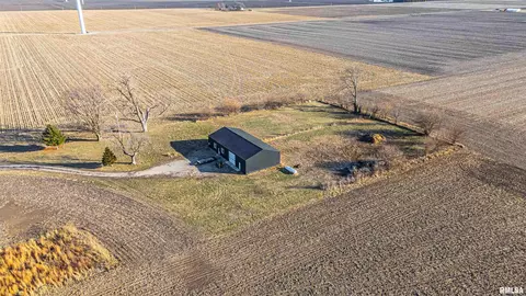 1247 480th St, Mount Pulaski, IL 62548