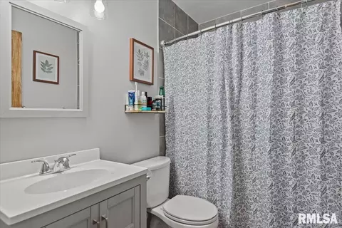Bath - 2945 S 3rd St, Springfield, IL 62703 photo 1 of 2