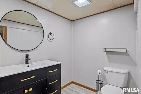 Bath - 2945 S 3rd St, Springfield, IL 62703 photo 2 of 2