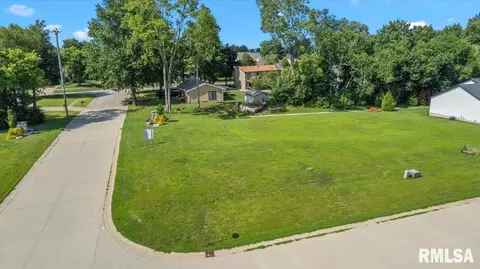71 Firefly Ct, Chatham, IL 62629