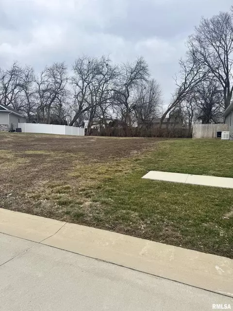 83 Firefly Ct, Chatham, IL 62629