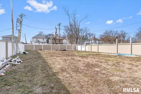 Exterior - 1215 N 5th St, Springfield, IL 62702 photo 1 of 3