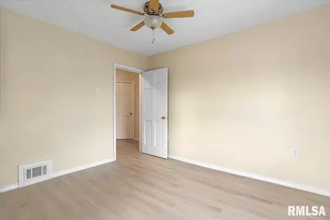 Bedroom - 1215 N 5th St, Springfield, IL 62702 photo 1 of 7