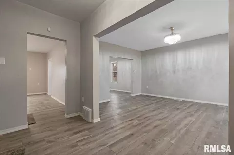 Entry Way - 1215 N 5th St, Springfield, IL 62702 photo 6 of 6