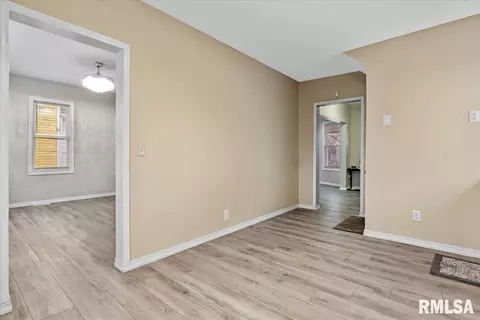 Entry Way - 1215 N 5th St, Springfield, IL 62702 photo 5 of 6