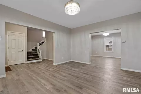 Entry Way - 1215 N 5th St, Springfield, IL 62702 photo 1 of 6