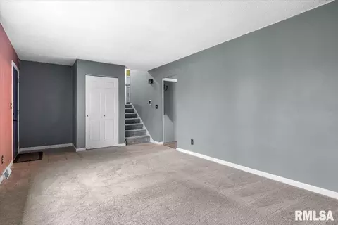 259 N Columbia Ave, Springfield, IL 62702 photo 3
