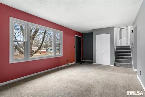 259 N Columbia Ave, Springfield, IL 62702 photo 4
