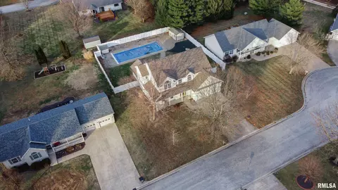 View/Area - 5 Pheasant Ln, Pittsfield, IL 62363 photo 2 of 5