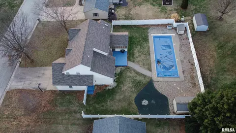 View/Area - 5 Pheasant Ln, Pittsfield, IL 62363 photo 4 of 5