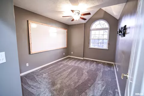 Bedroom - 5 Pheasant Ln, Pittsfield, IL 62363 photo 4 of 6