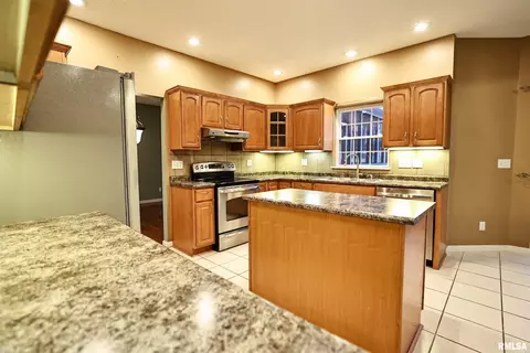 Kitchen - 5 Pheasant Ln, Pittsfield, IL 62363 photo 1 of 5