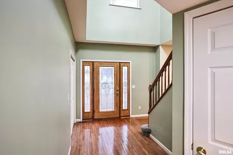 Entry Way - 5 Pheasant Ln, Pittsfield, IL 62363 photo 1 of 5