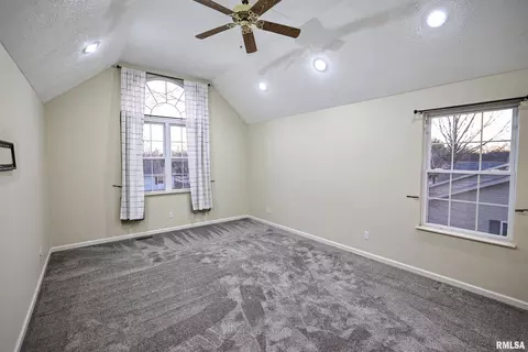 Bedroom - 5 Pheasant Ln, Pittsfield, IL 62363 photo 1 of 6