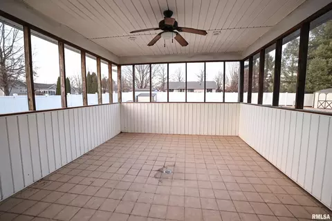 Exterior - 5 Pheasant Ln, Pittsfield, IL 62363 photo 16 of 16