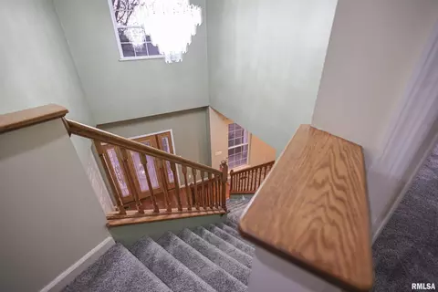 Entry Way - 5 Pheasant Ln, Pittsfield, IL 62363 photo 5 of 5
