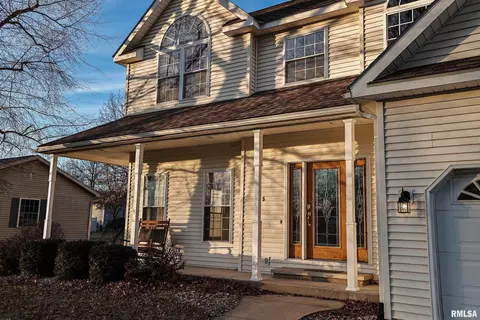 Exterior - 5 Pheasant Ln, Pittsfield, IL 62363 photo 7 of 16