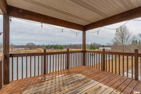 Exterior - 9142 Prospect Rd, Mount Olive, IL 62069 photo 5 of 7