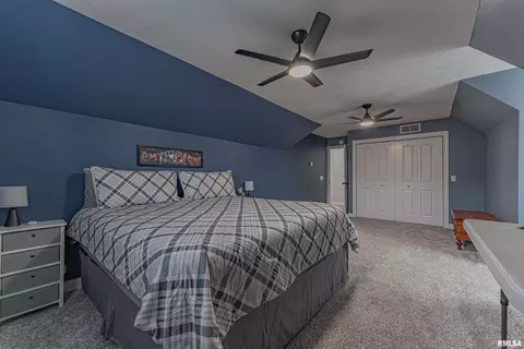 Bedroom - 9142 Prospect Rd, Mount Olive, IL 62069 photo 5 of 7