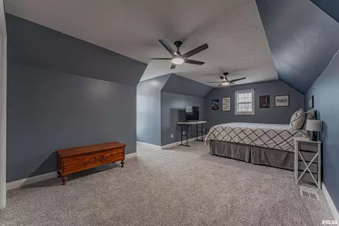 Bedroom - 9142 Prospect Rd, Mount Olive, IL 62069 photo 4 of 7