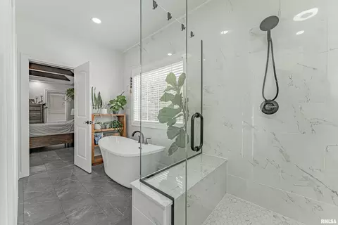 Bath - 9142 Prospect Rd, Mount Olive, IL 62069 photo 3 of 7
