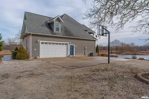 Exterior - 9142 Prospect Rd, Mount Olive, IL 62069 photo 6 of 7