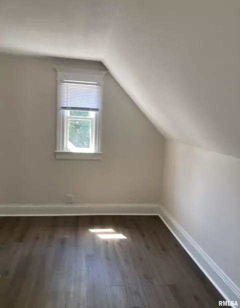 2001 S Spring St, Springfield, IL 62704 photo 2