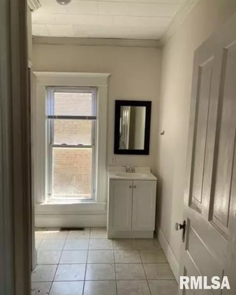 2001 S Spring St, Springfield, IL 62704 photo 11