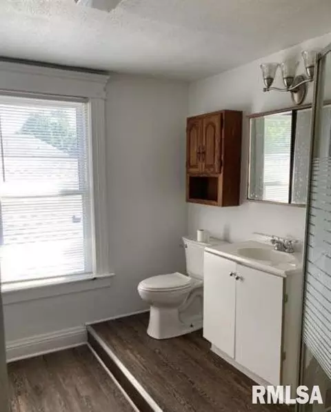 2001 S Spring St, Springfield, IL 62704 photo 9