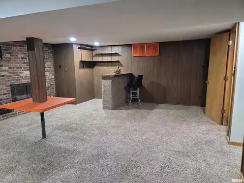 Living - 1102 W North Grand Ave, Springfield, IL 62702 photo 9 of 9