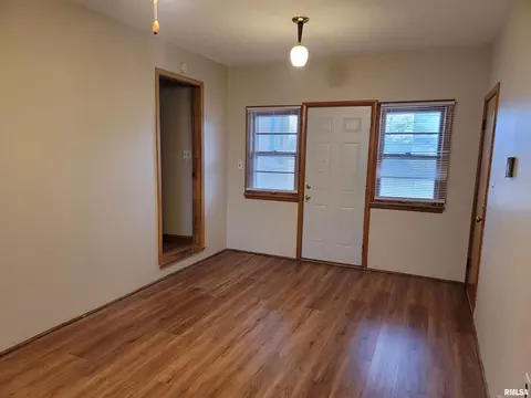 Living - 1102 W North Grand Ave, Springfield, IL 62702 photo 1 of 9