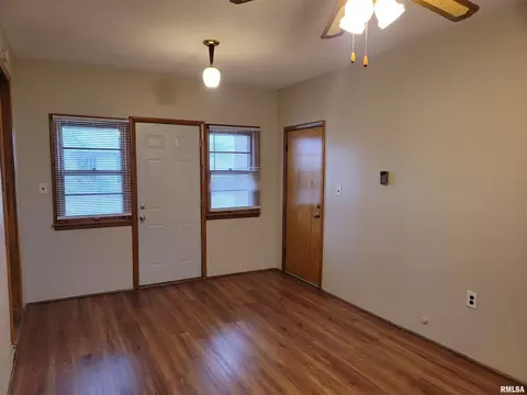 Living - 1102 W North Grand Ave, Springfield, IL 62702 photo 2 of 9