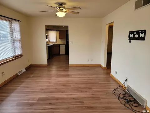 Living - 1102 W North Grand Ave, Springfield, IL 62702 photo 5 of 9