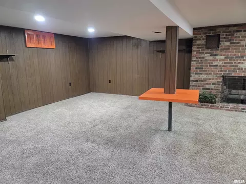 Living - 1102 W North Grand Ave, Springfield, IL 62702 photo 6 of 9