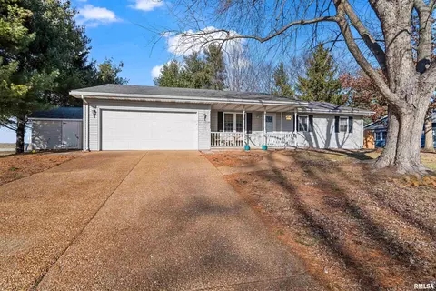 909 Portland Dr, Sherman, IL 62684