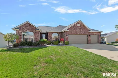 8014 Charleston, Troy, IL 62294