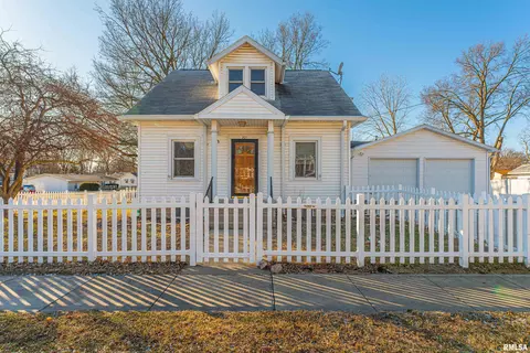 201 N Elm St, Lincoln, IL 62656