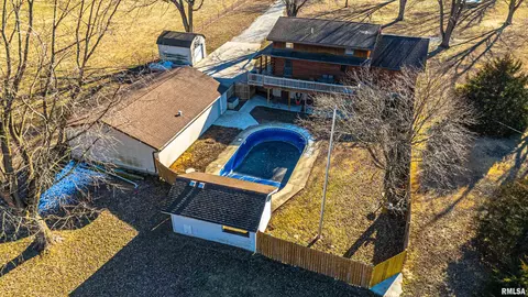 Exterior - 1955 E 2700 N Rd, Blue Mound, IL 62513 photo 6 of 6
